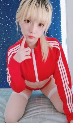 青春期撞上更年期_成人直接看